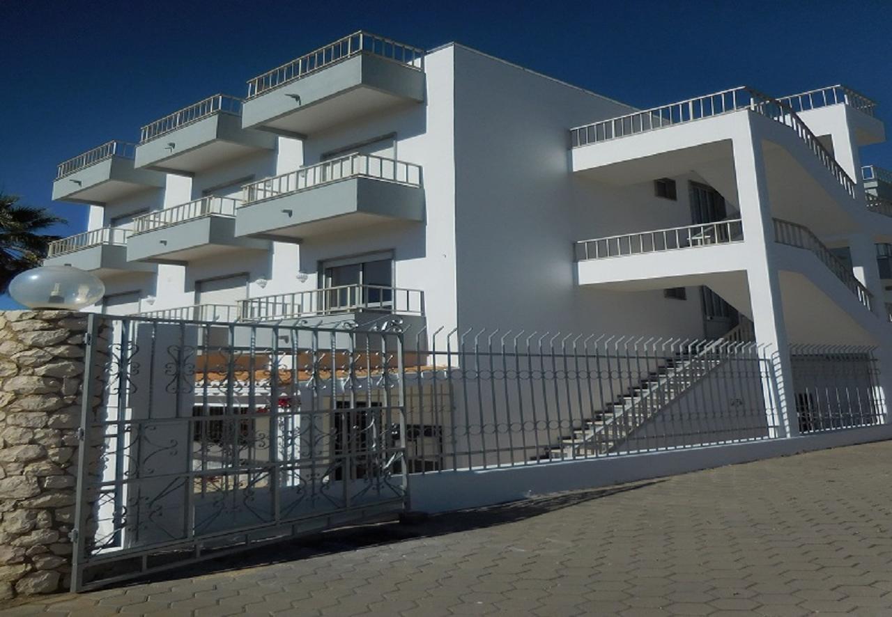 ホテル Residencial Campo-Mar By Umbral ポルティマン エクステリア 写真 The new building of the school